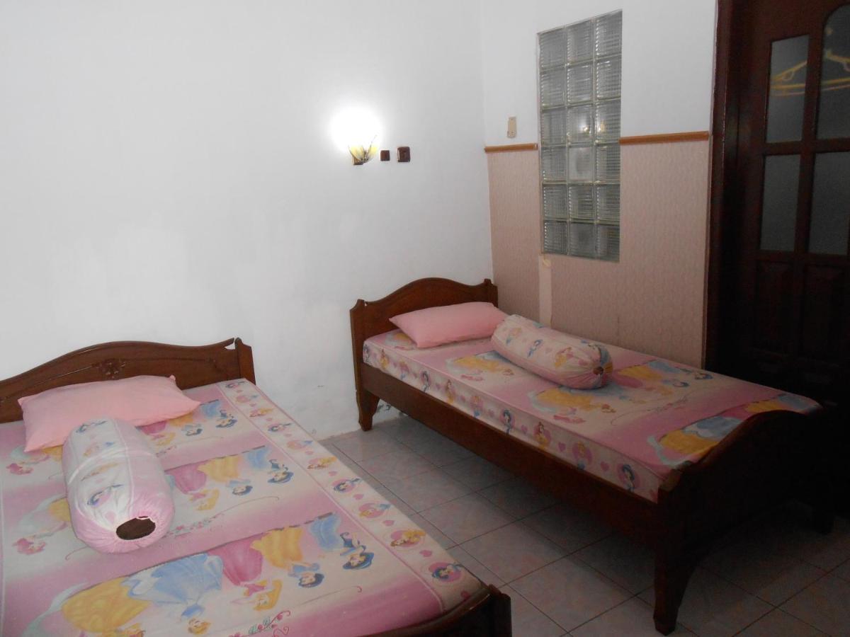 Fortuna Guest House Yogyakarta Exterior foto