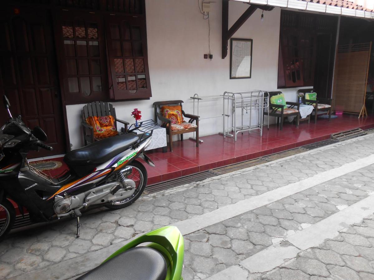 Fortuna Guest House Yogyakarta Exterior foto